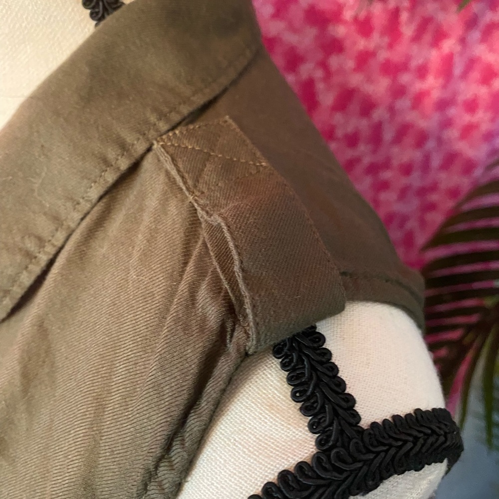 💛Army Green Jr Large Button Down Top - Picture 4 of 7